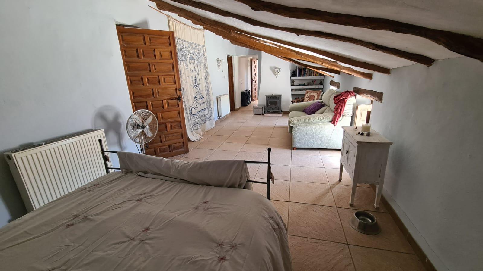 For sale of house in Oria