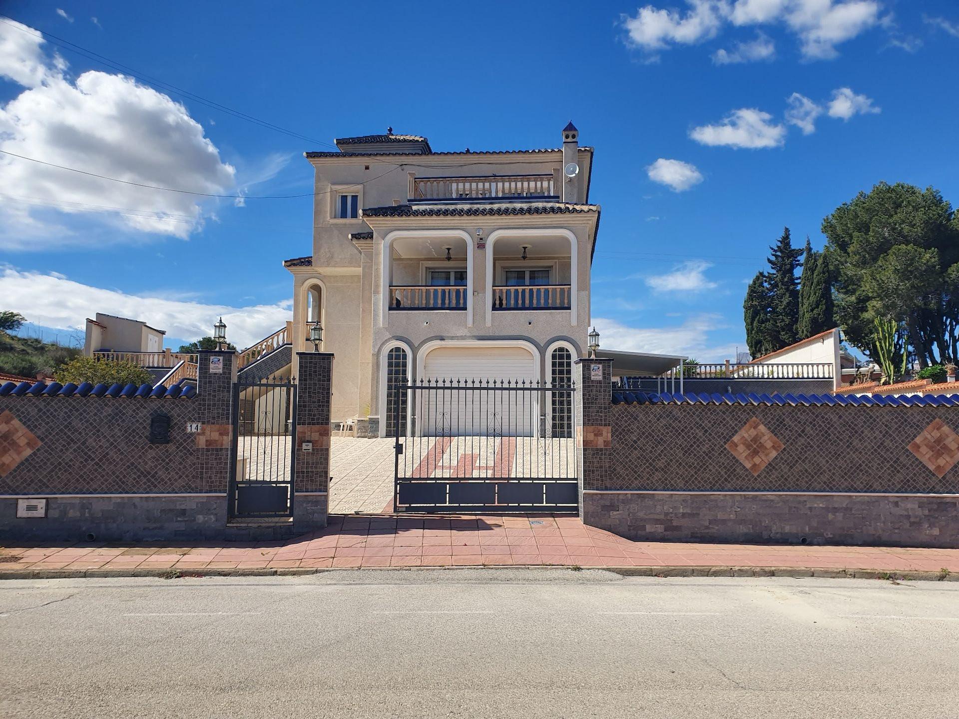For sale of villa in Algorfa