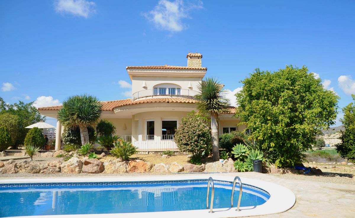 For sale of villa in Vera