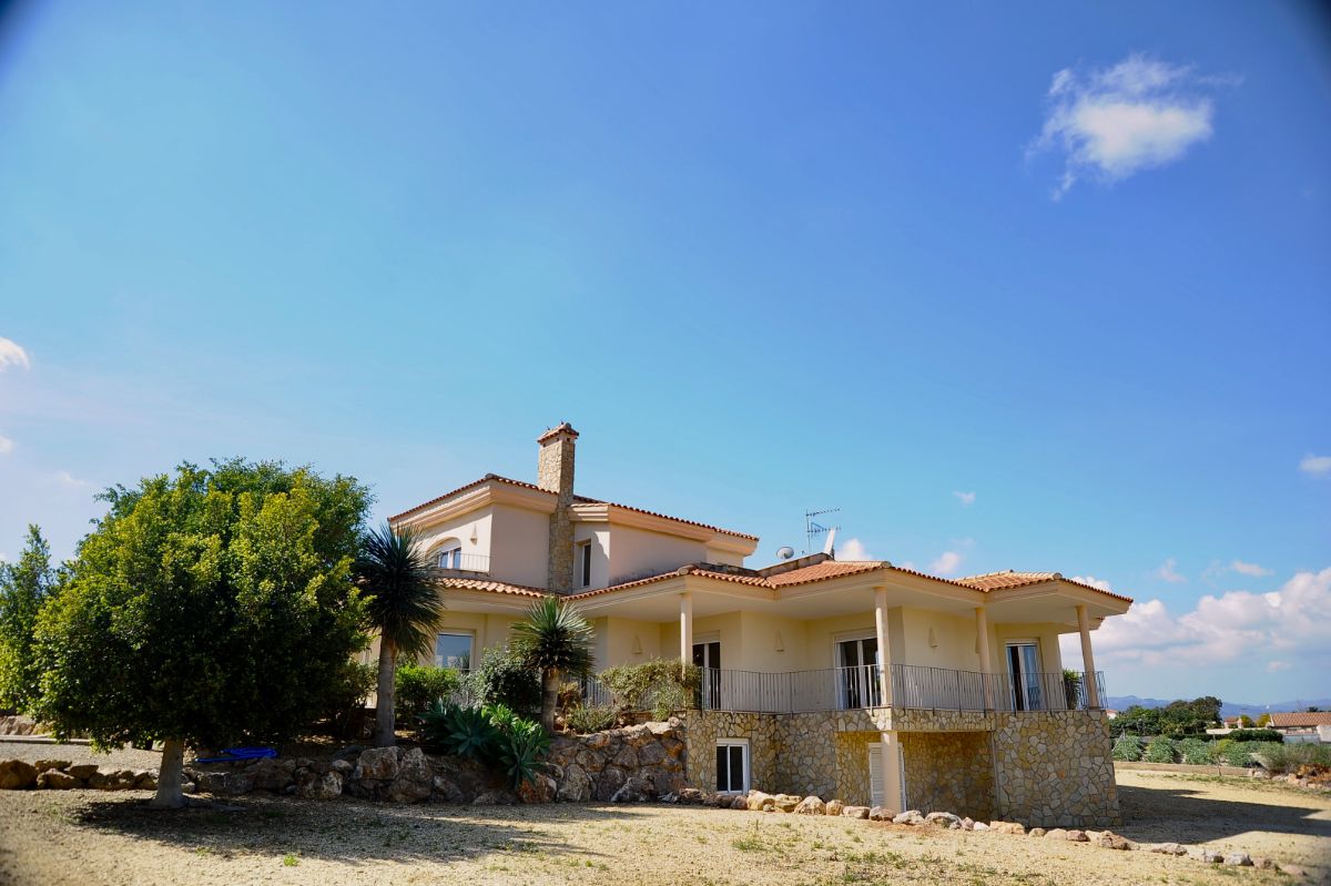 For sale of villa in Vera