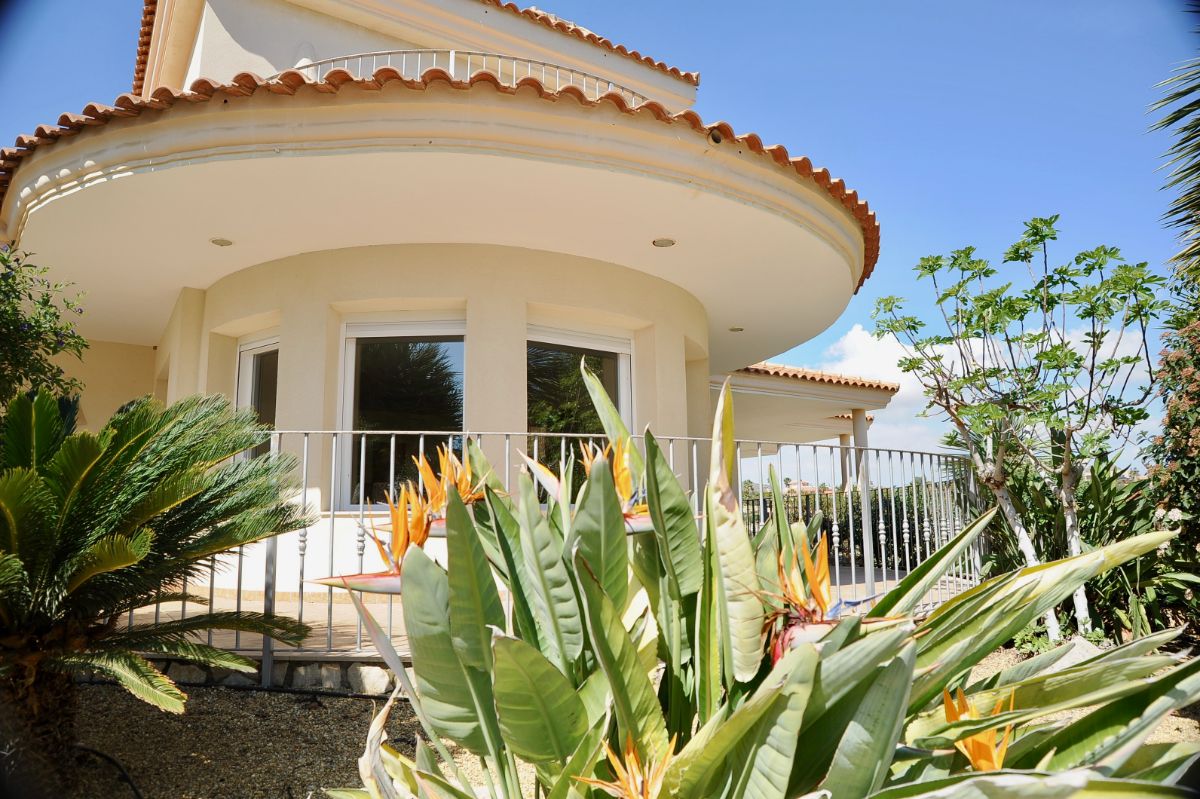 For sale of villa in Vera