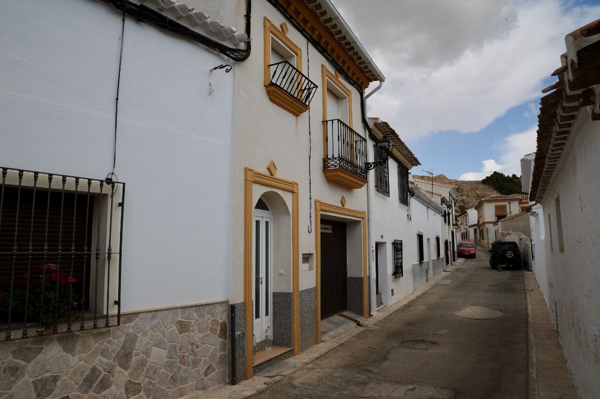 For sale of house in Vélez-Blanco