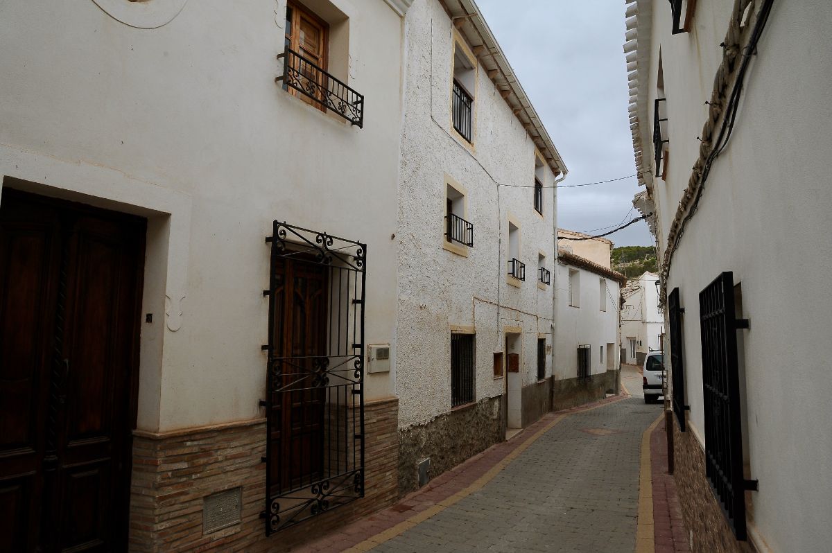 For sale of house in Vélez-Blanco