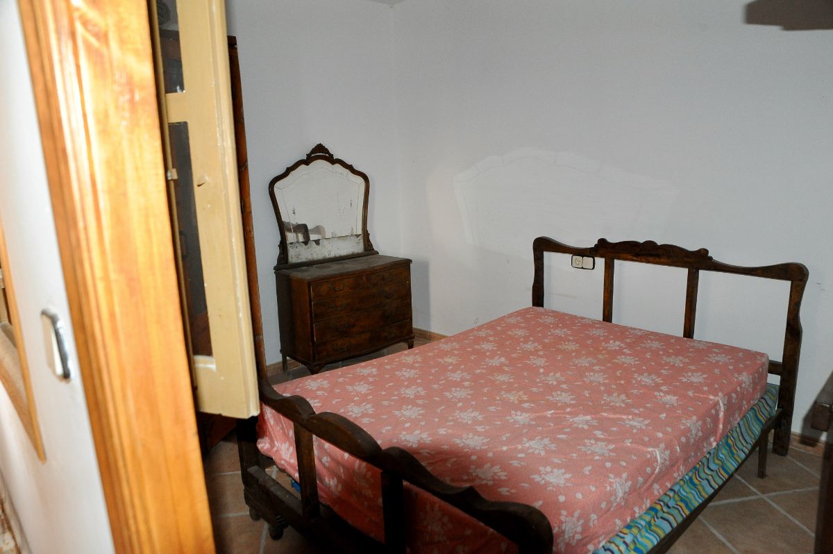 For sale of house in Vélez-Blanco