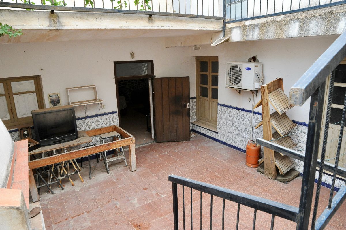 For sale of house in Vélez-Blanco