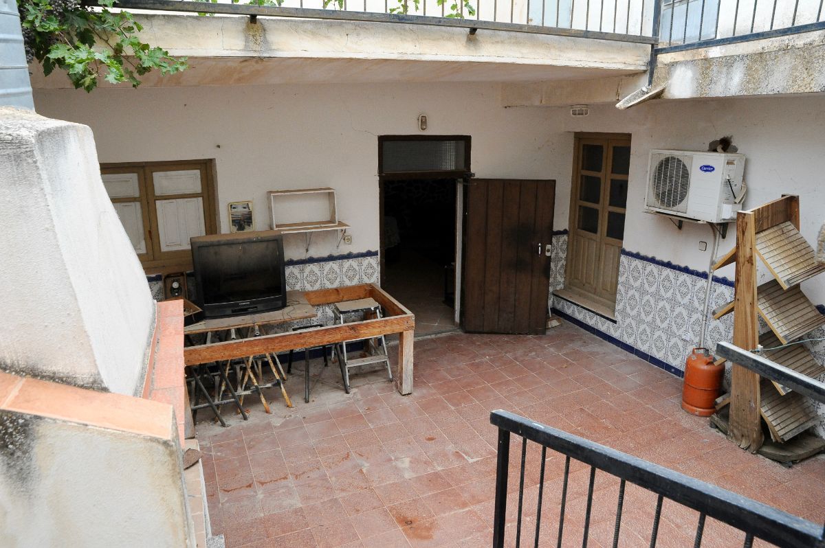 For sale of house in Vélez-Blanco