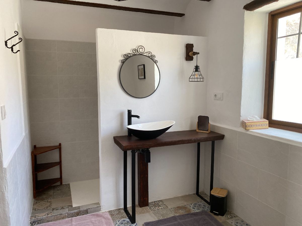 For sale of hotel in Oria