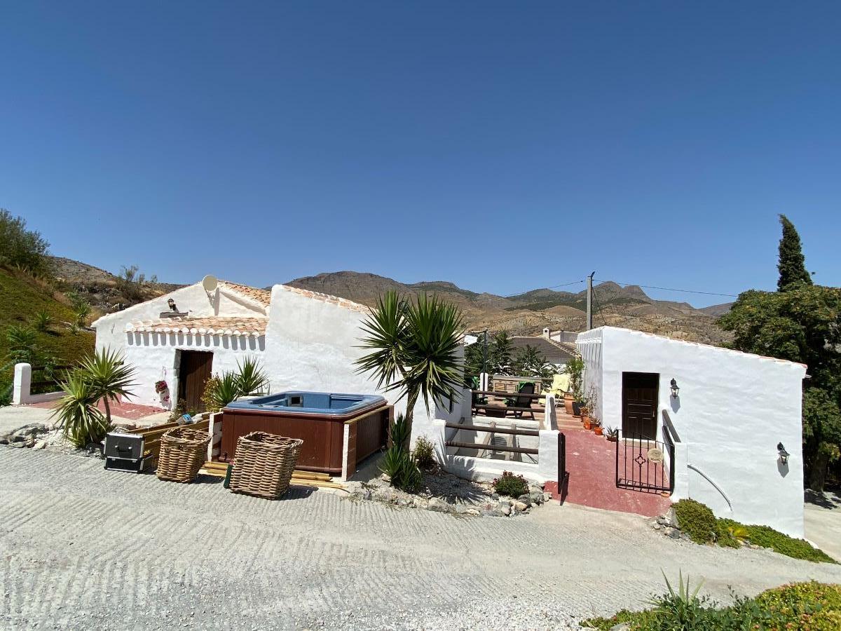 For sale of hotel in Oria