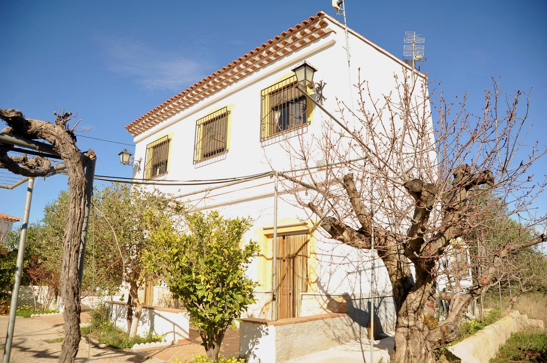 For sale of house in Vélez-Rubio