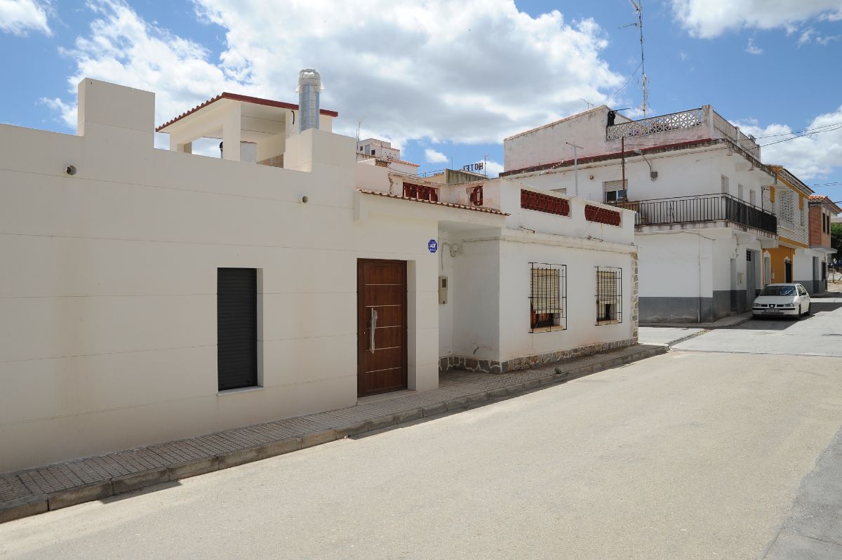 For sale of house in Vélez-Rubio
