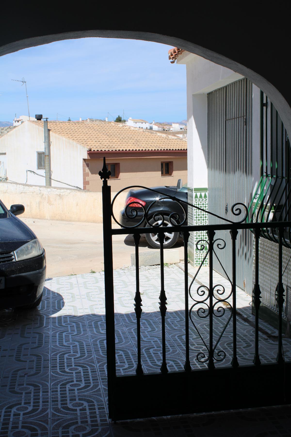 For sale of house in Castilléjar