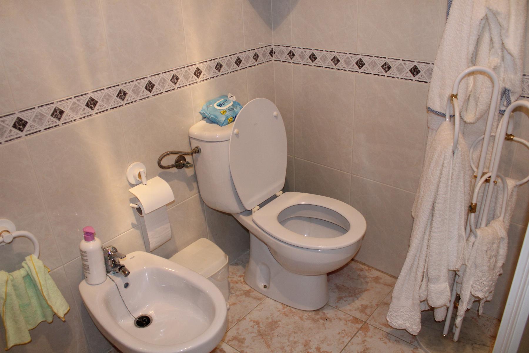 For sale of house in Castilléjar