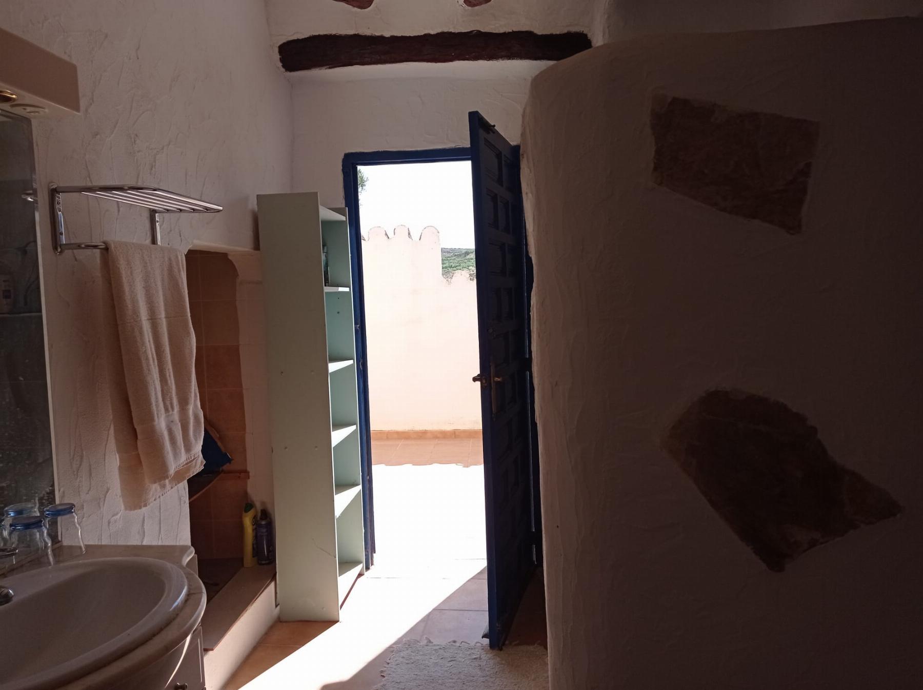 For sale of house in Hinojares