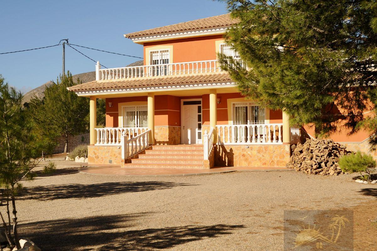 For sale of villa in Lorca