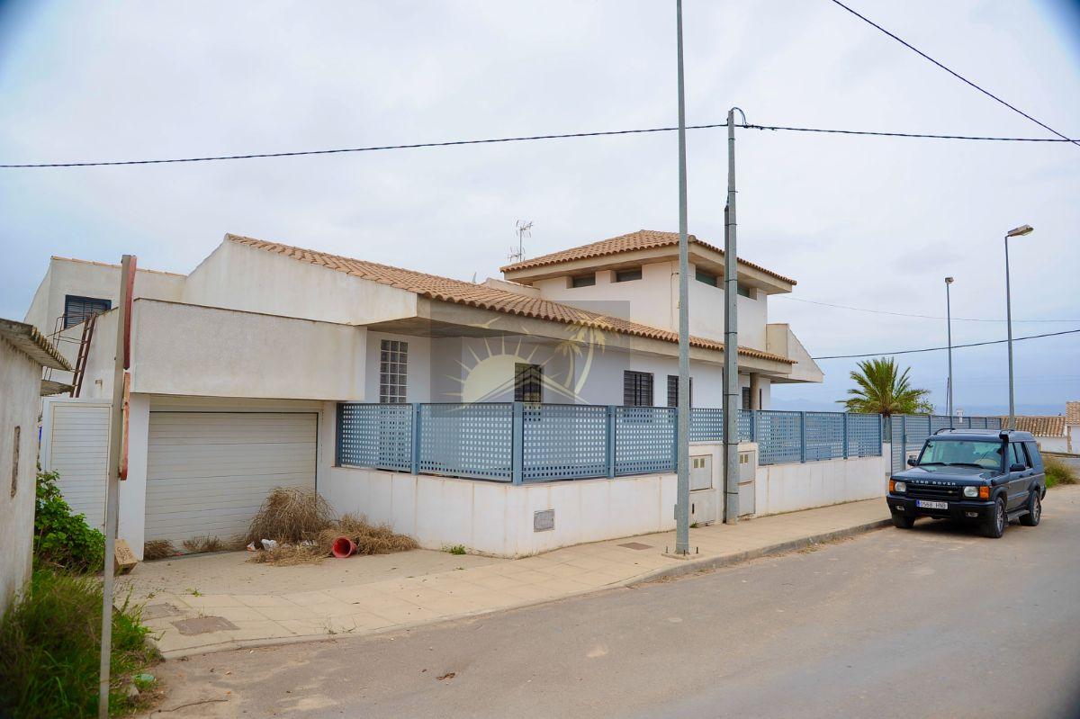 For sale of villa in Lorca