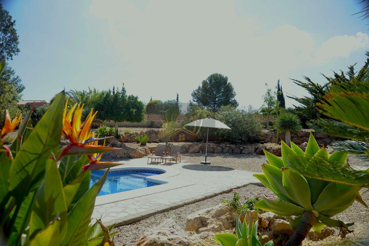 For sale of villa in Vera