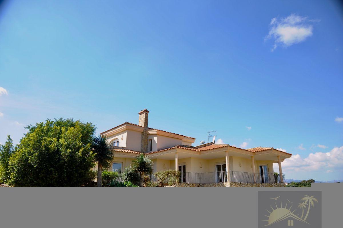 For sale of villa in Vera