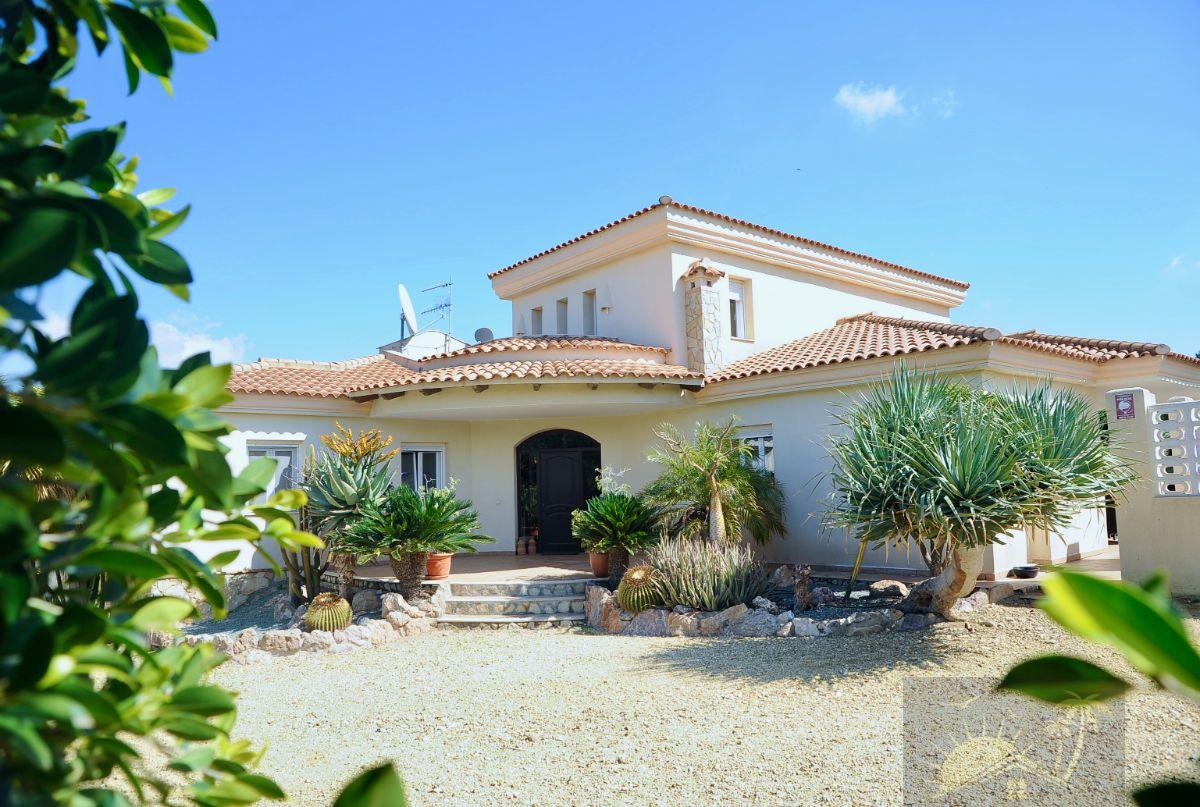 For sale of villa in Vera