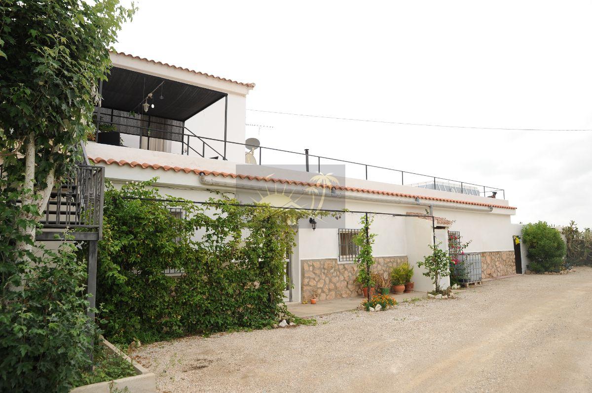 For sale of house in Abanilla