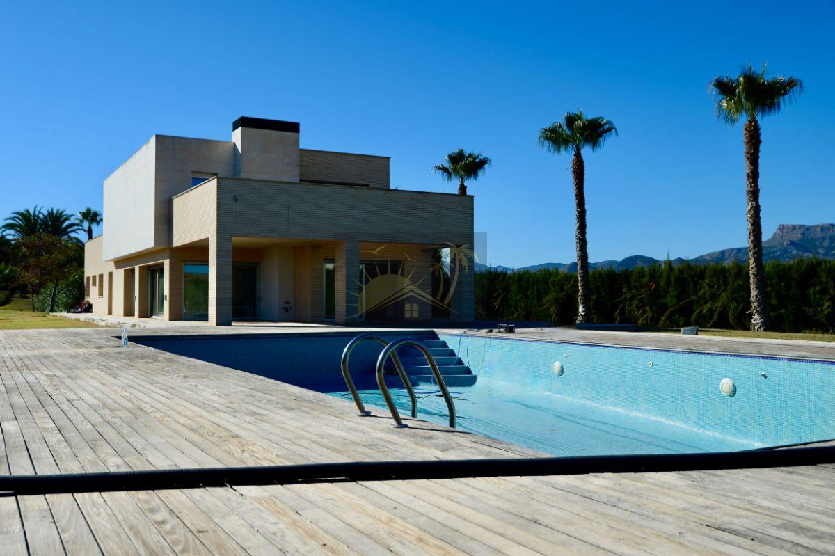 For sale of villa in Lorca