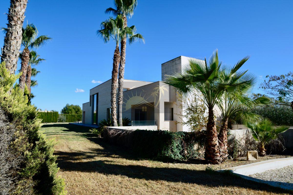 For sale of villa in Lorca