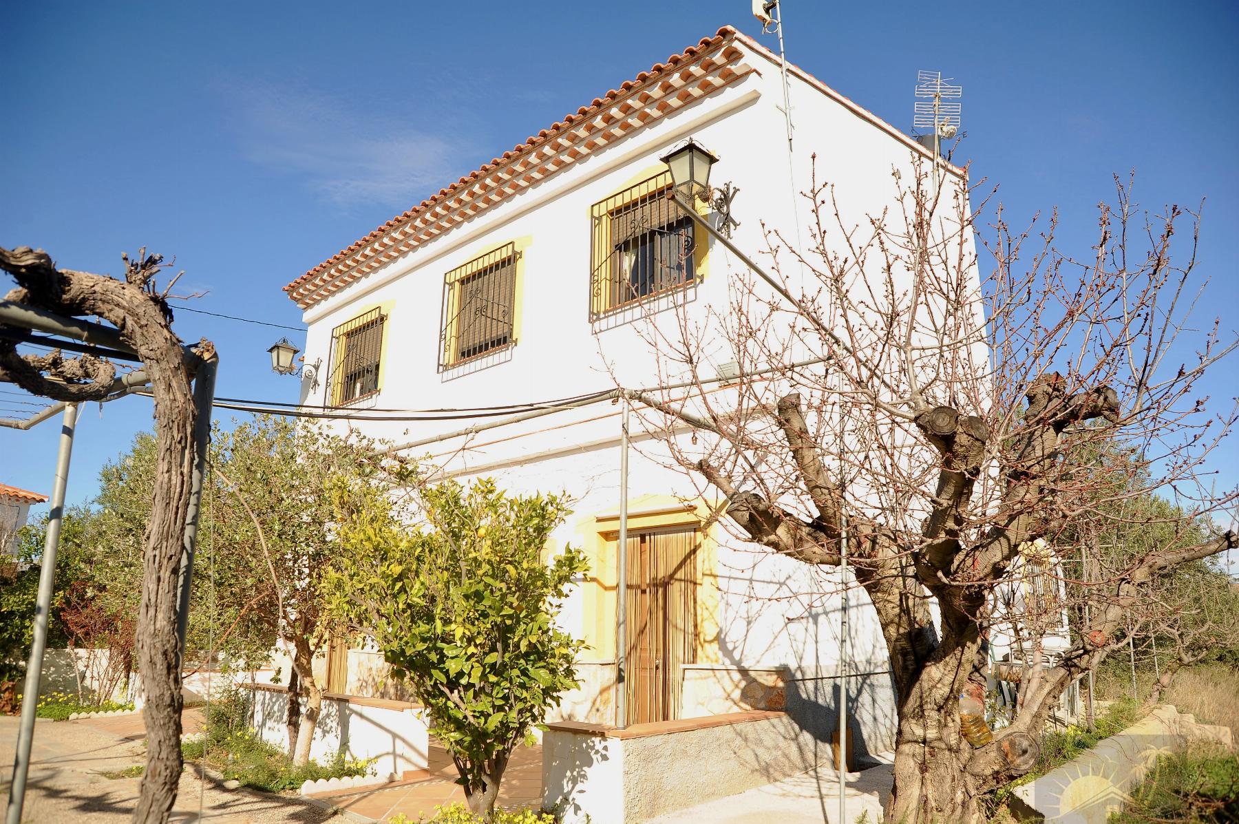 For sale of house in Vélez-Rubio