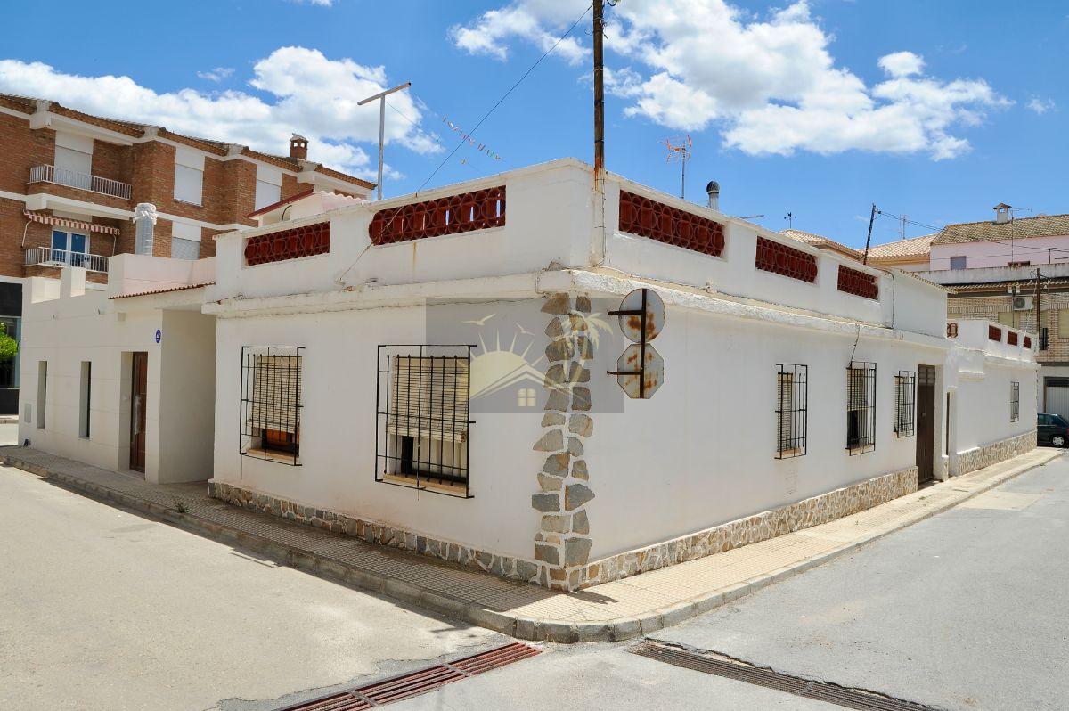 For sale of house in Vélez-Rubio