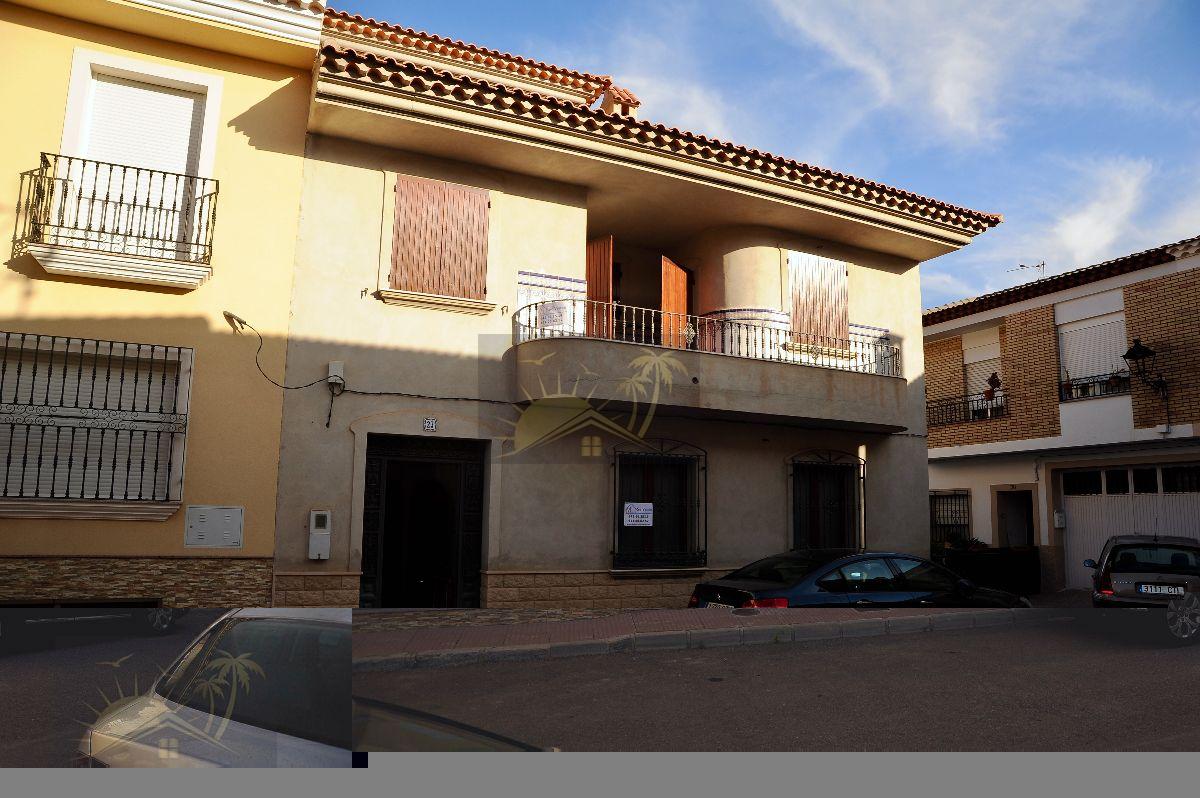 For sale of house in Vélez-Rubio