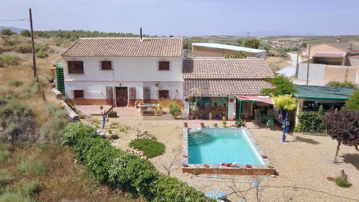 For sale of villa in Cúllar