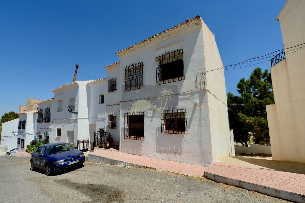 For sale of house in Vélez-Blanco