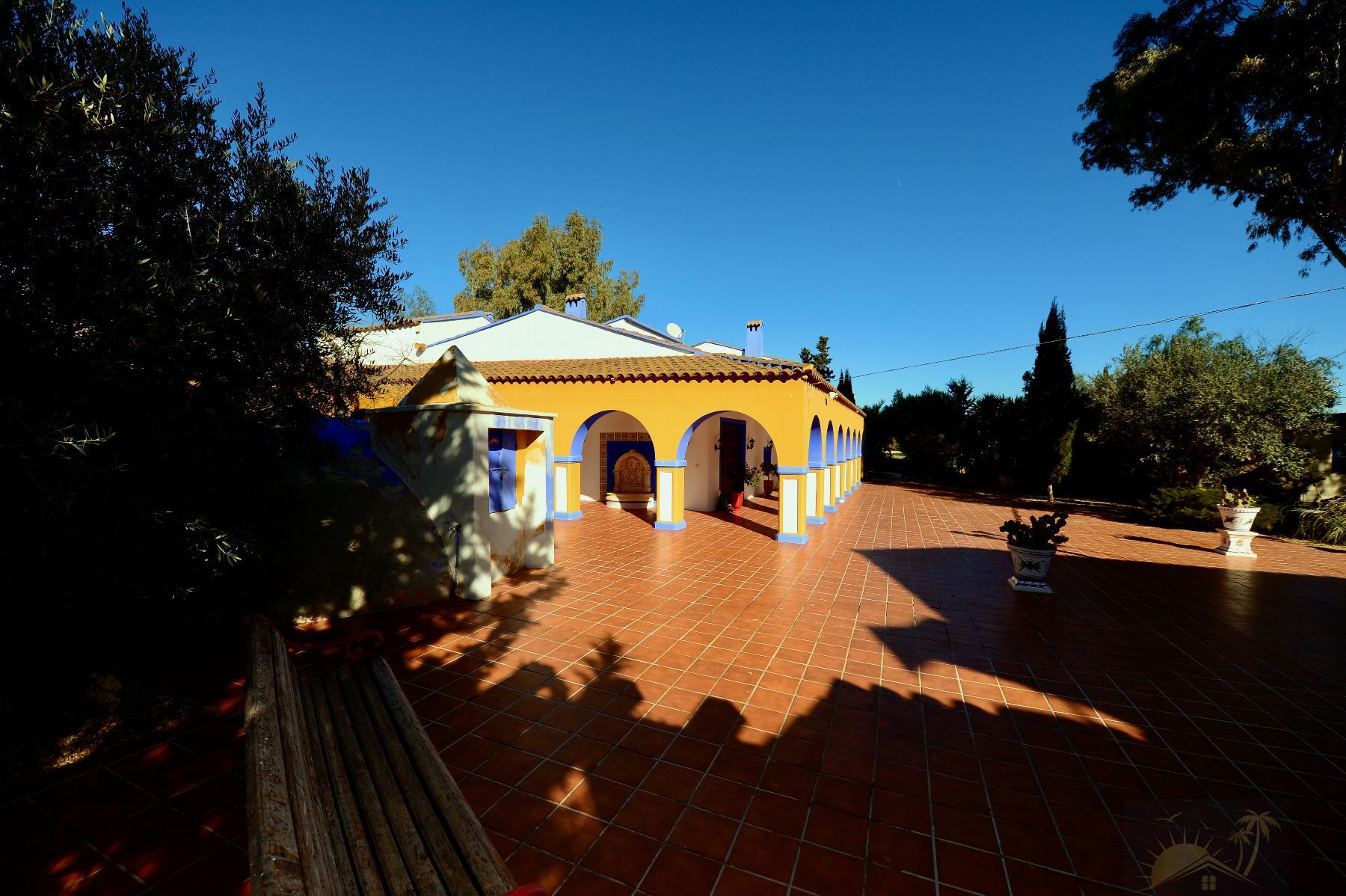 For sale of masia in Lorca