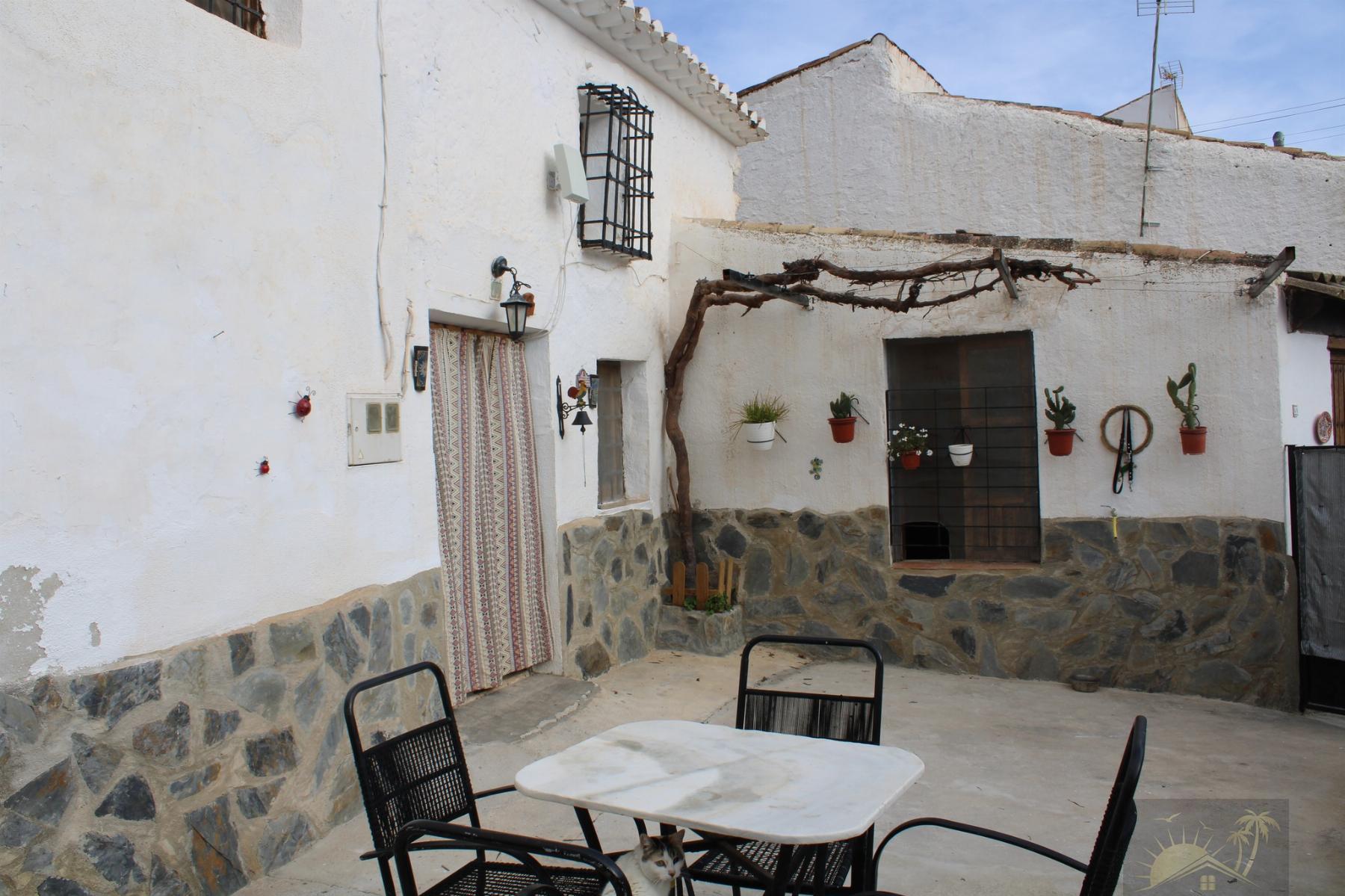 For sale of villa in Cúllar