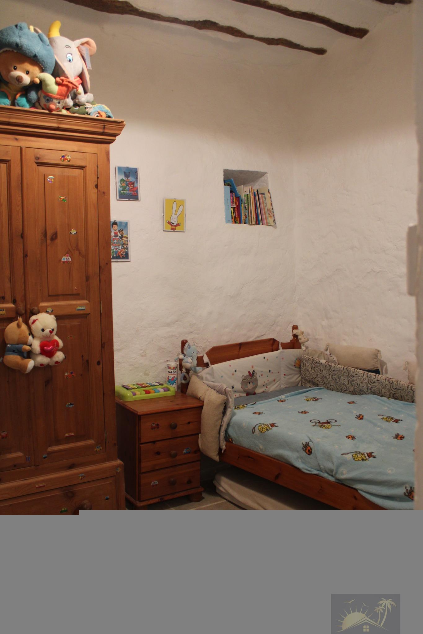 For sale of villa in Cúllar