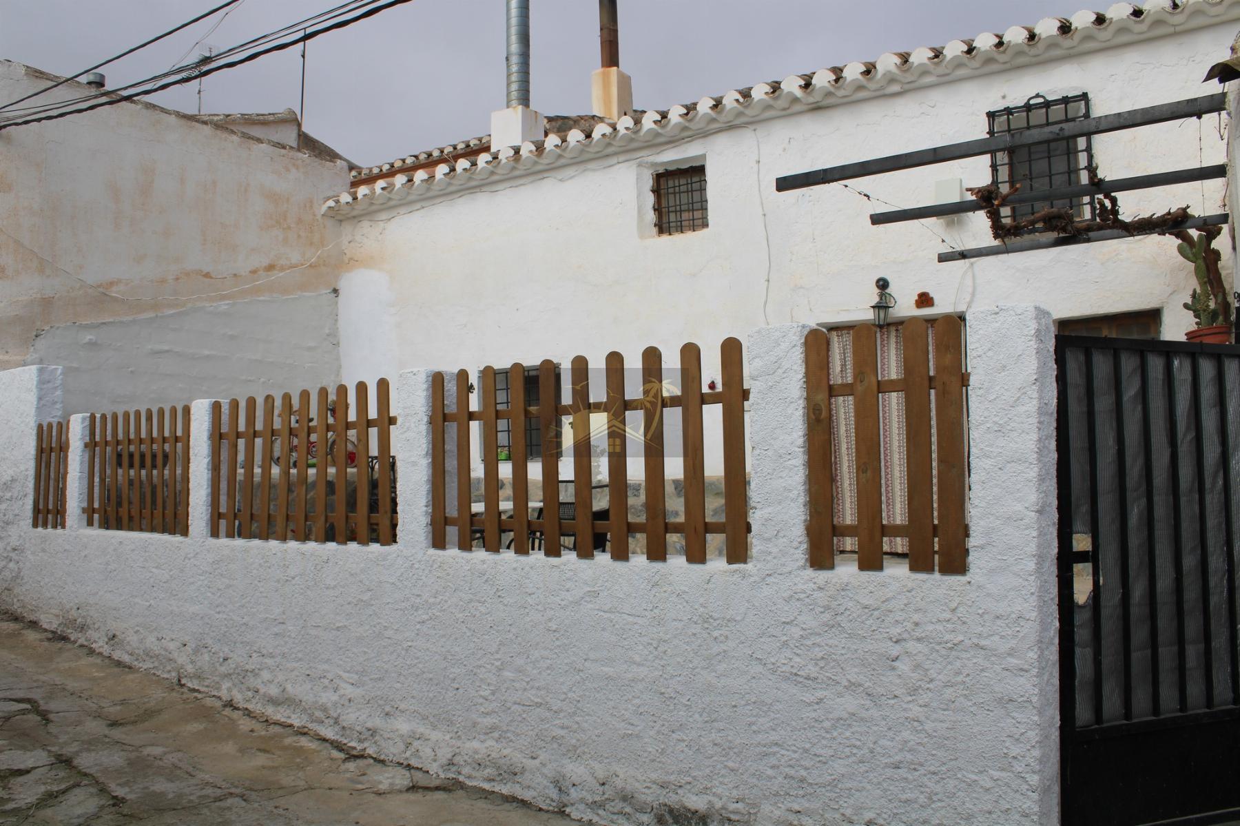 For sale of villa in Cúllar