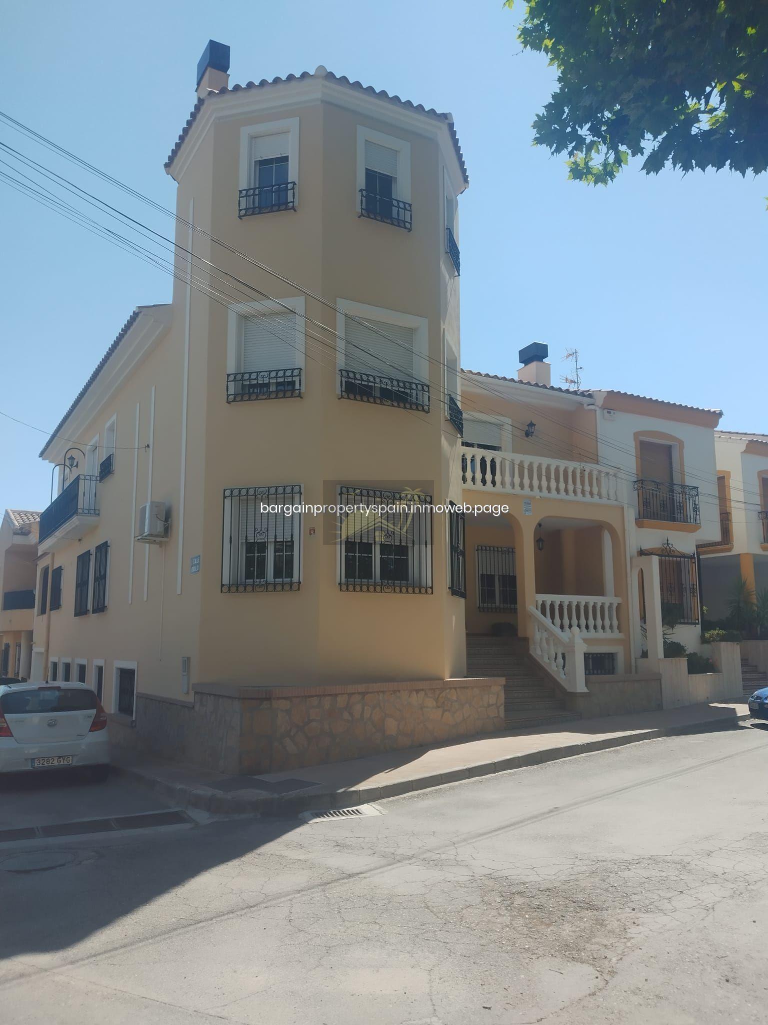 For sale of house in Vélez-Rubio