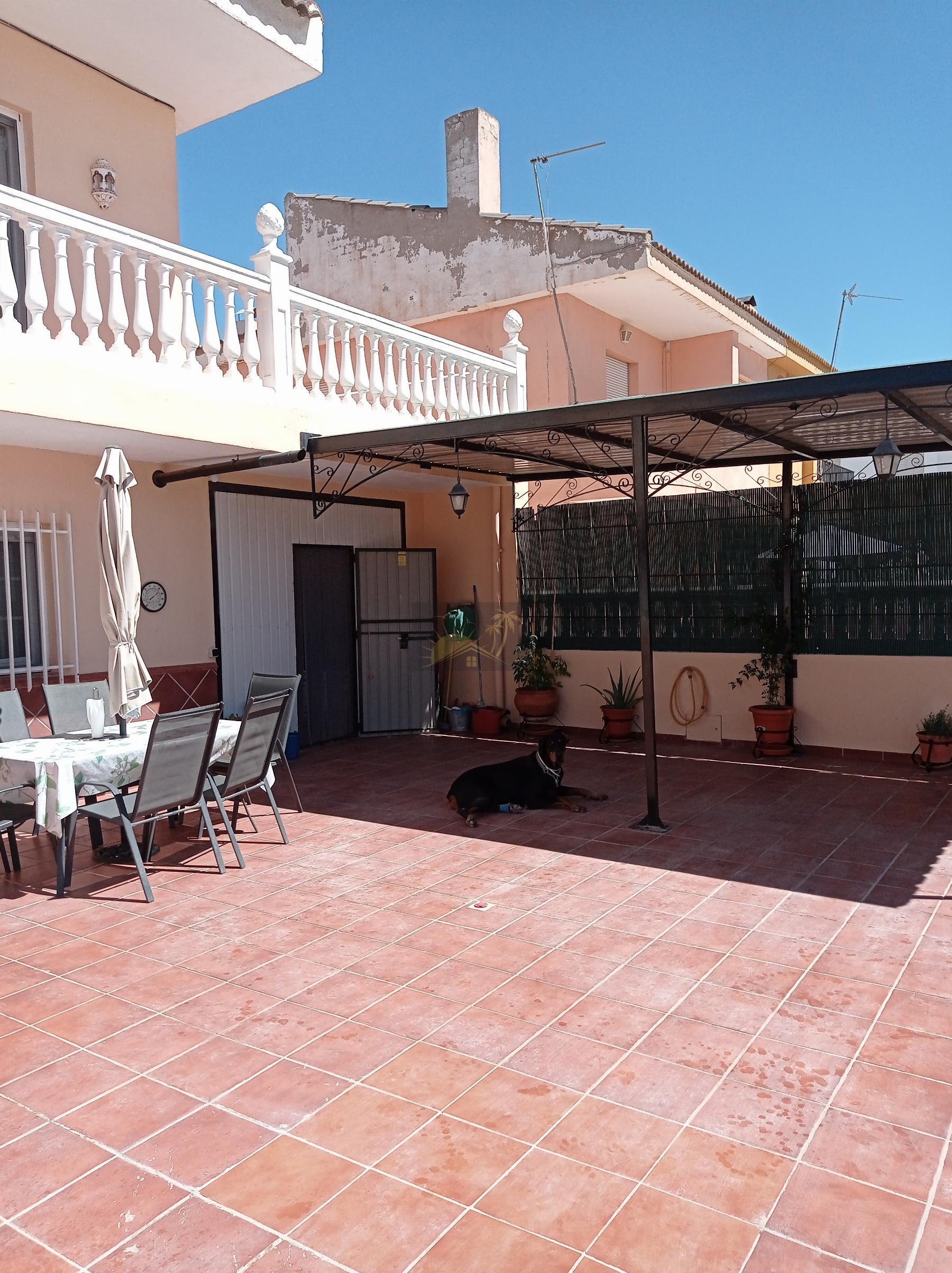 For sale of house in Cuevas del Campo