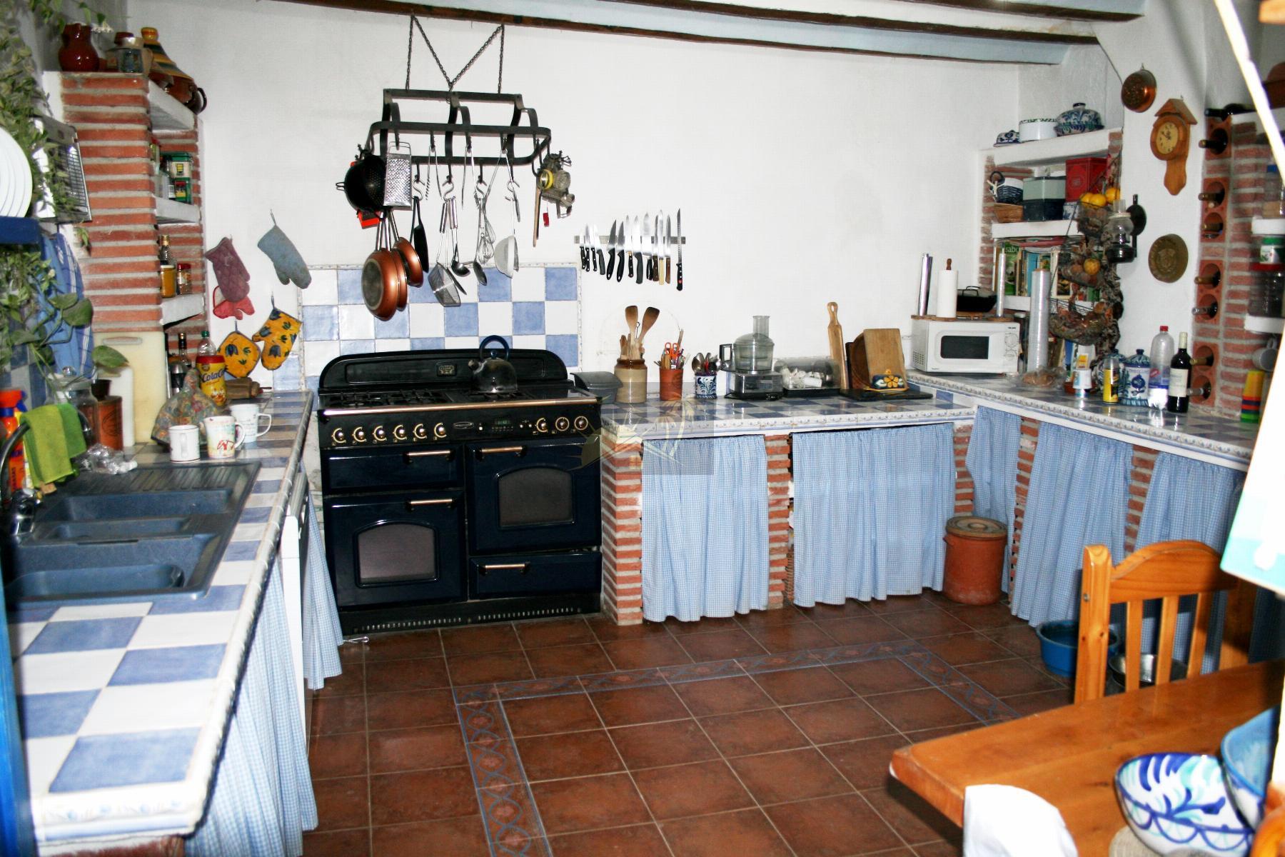 For sale of masia in Castilléjar