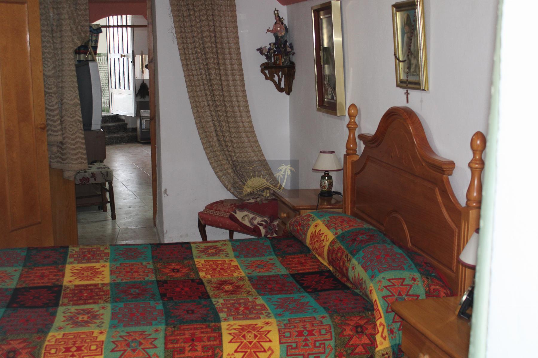 For sale of house in Benamaurel