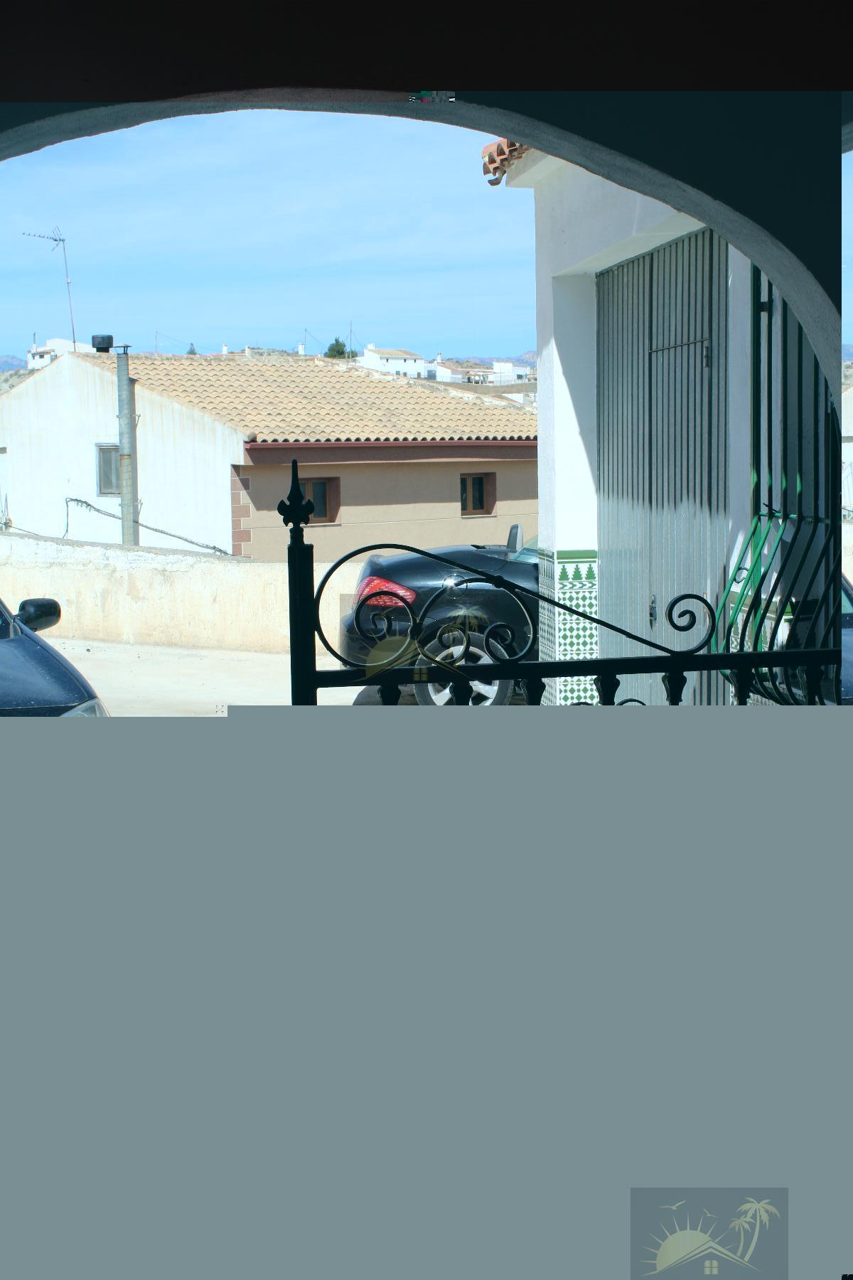 For sale of house in Castilléjar