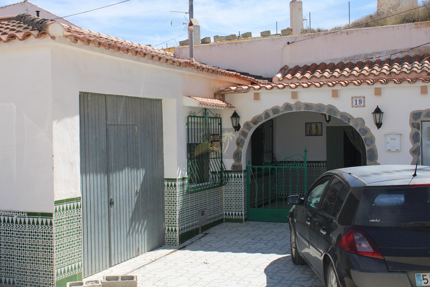 For sale of house in Castilléjar