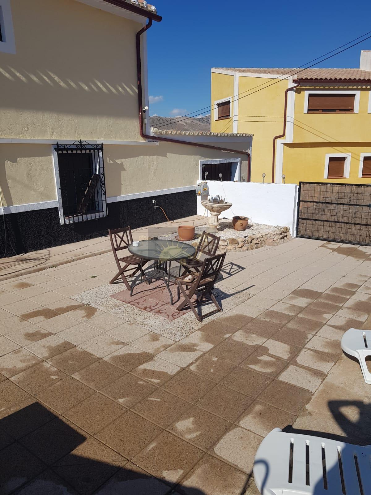 For sale of house in Baza