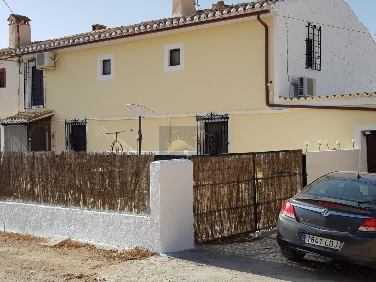 For sale of house in Baza