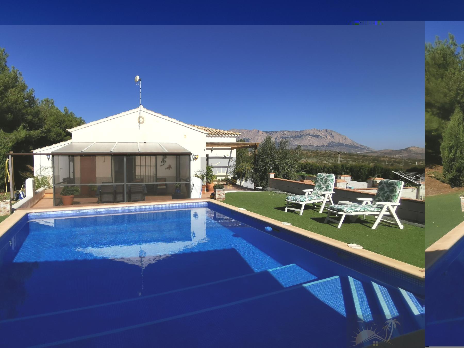 For sale of villa in Vélez-Rubio