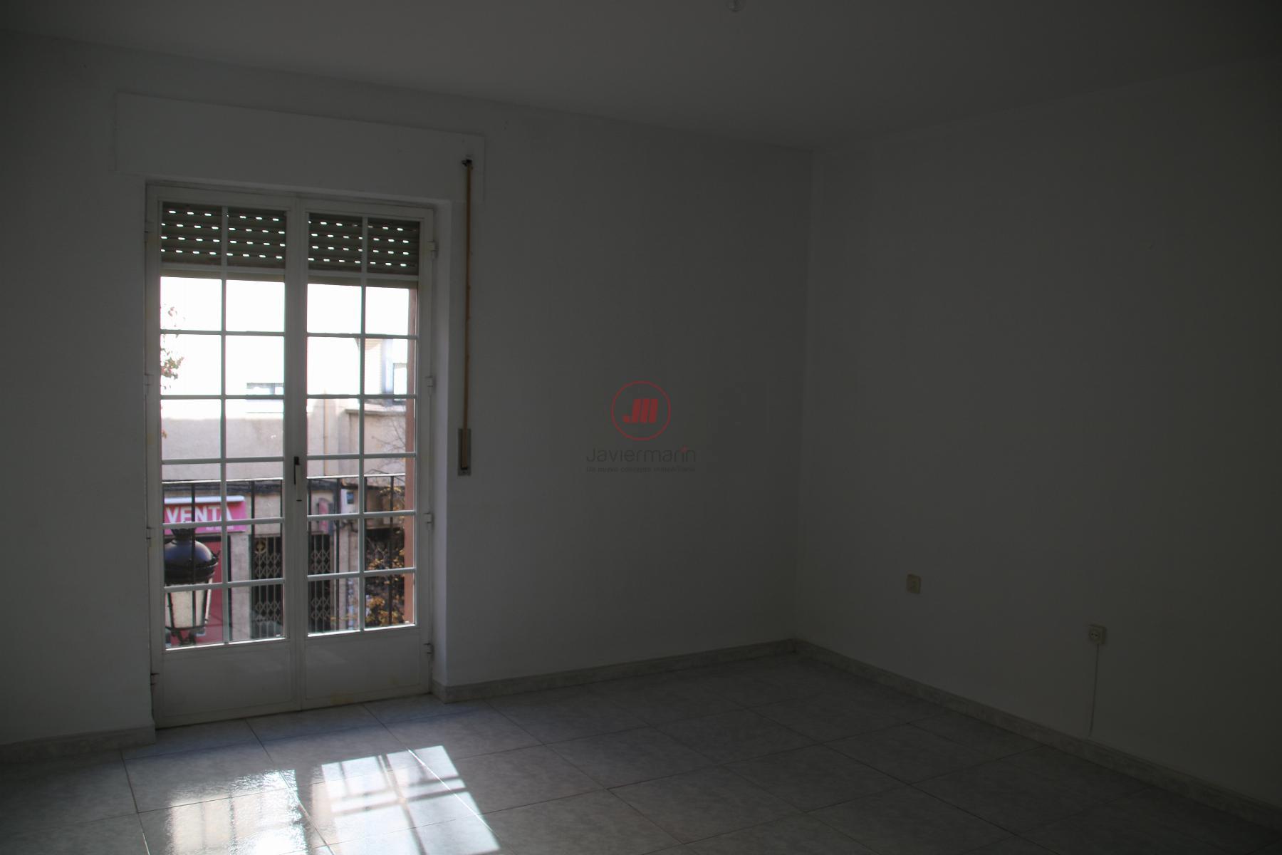 For sale of apartment in Cáceres
