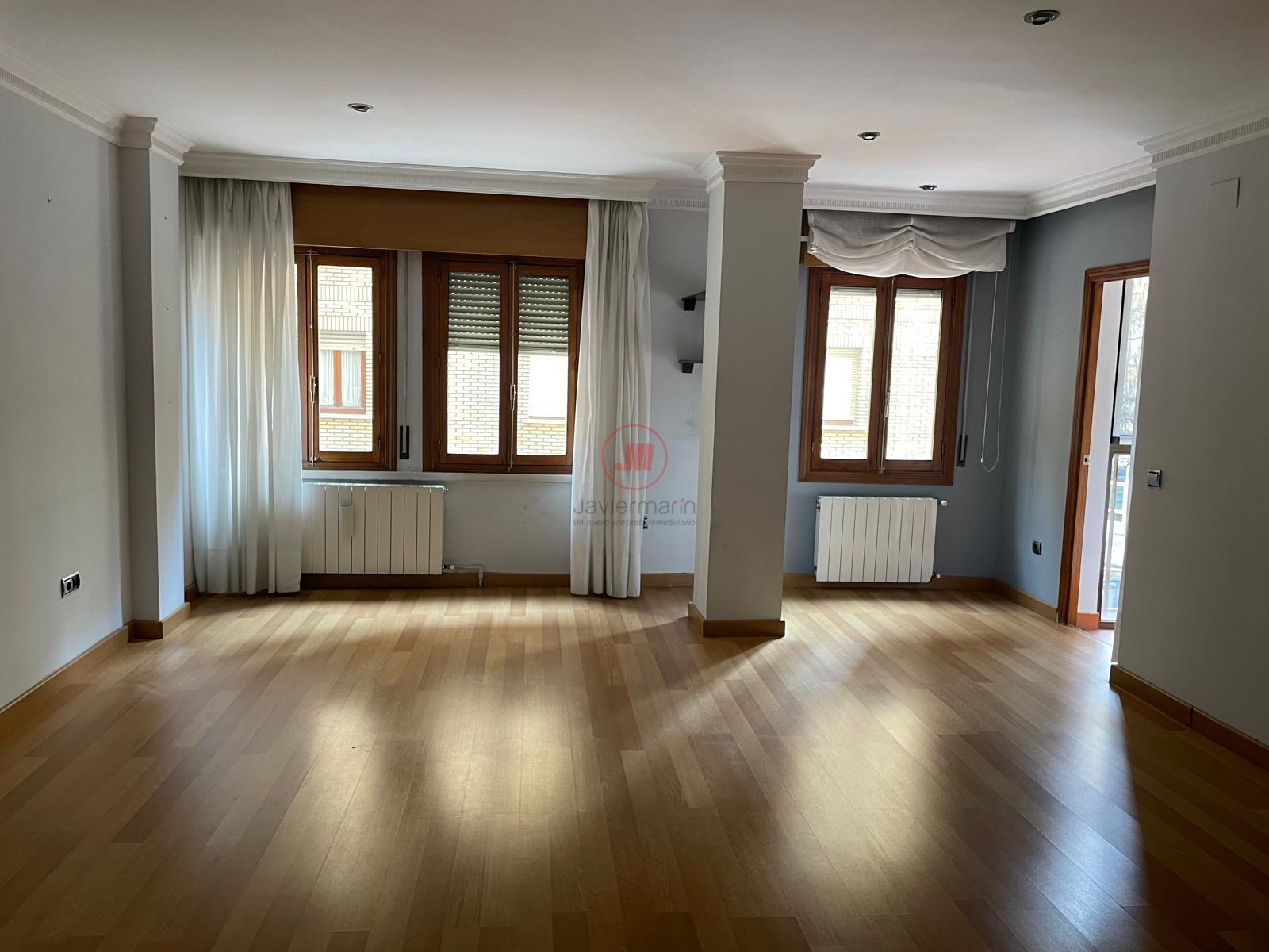 For sale of flat in Cáceres