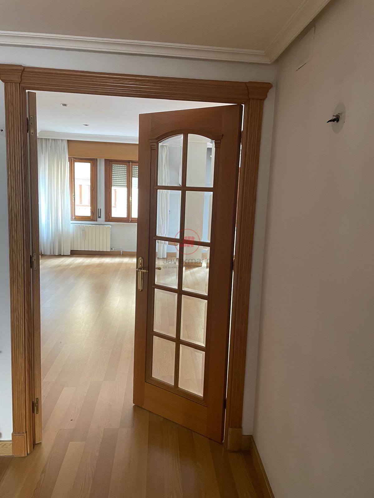 For sale of flat in Cáceres