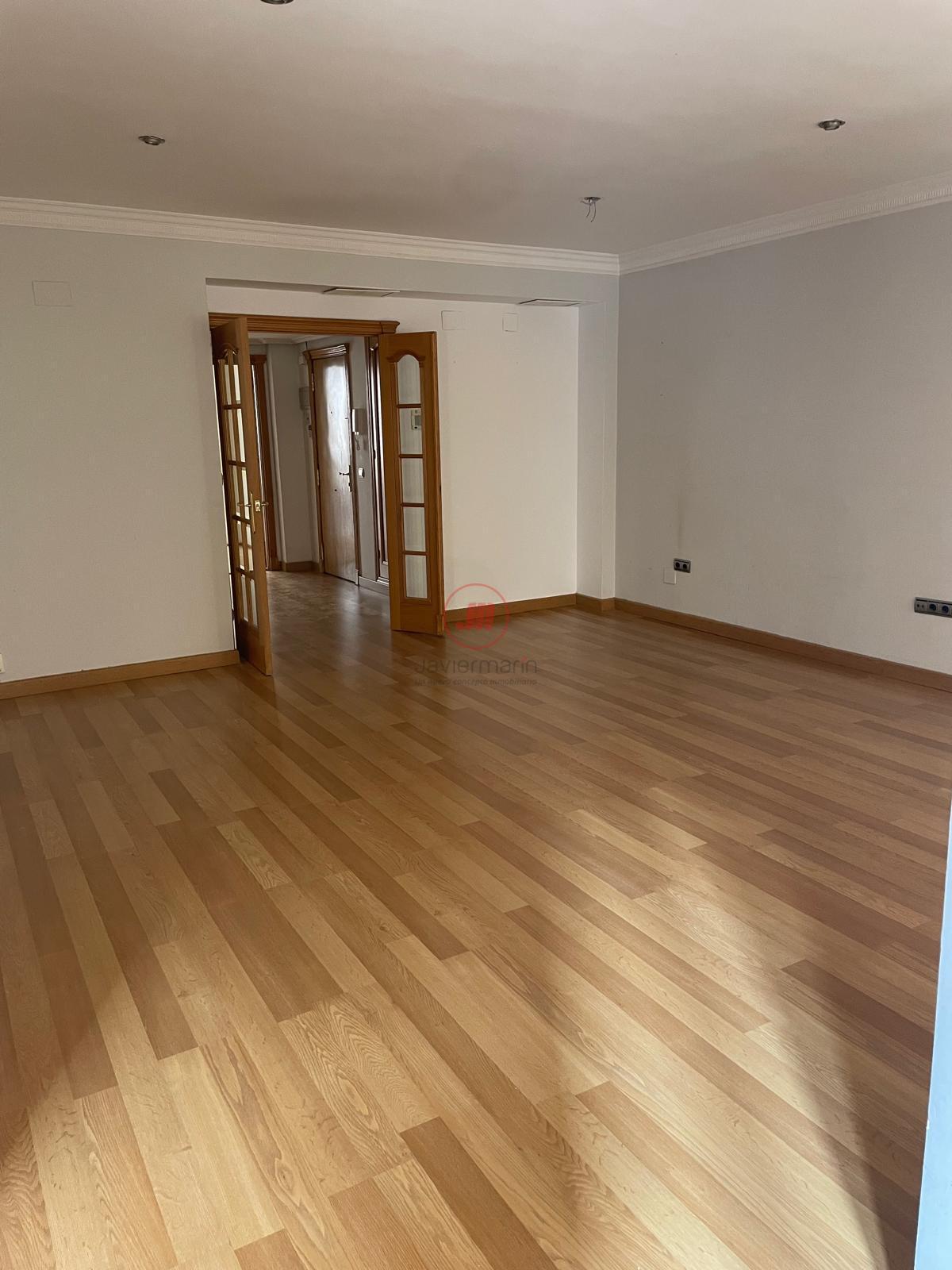 For sale of flat in Cáceres