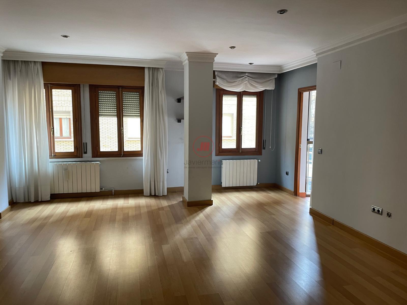 For sale of flat in Cáceres