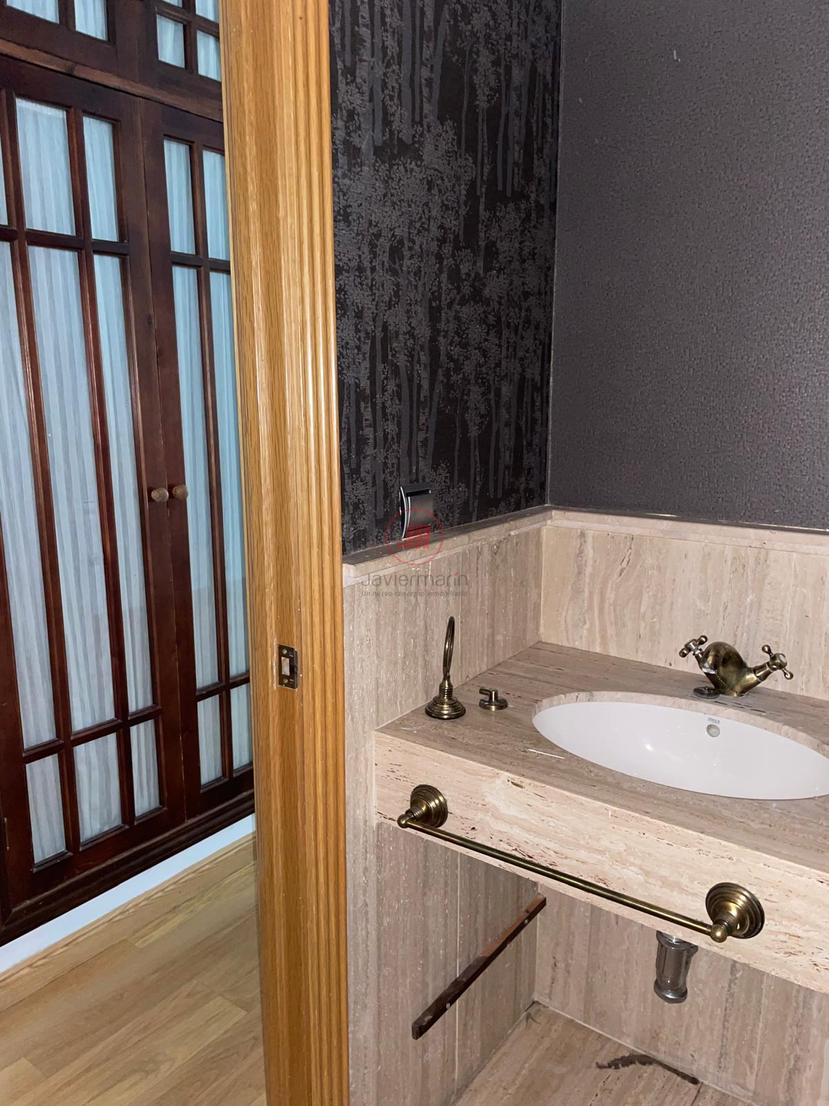 For sale of flat in Cáceres