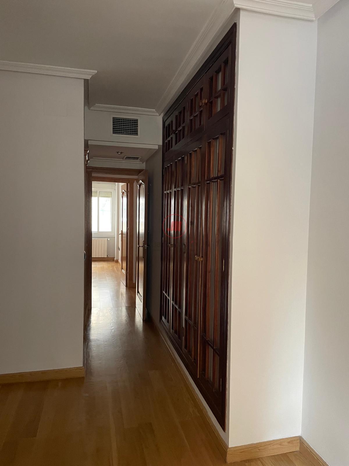 For sale of flat in Cáceres
